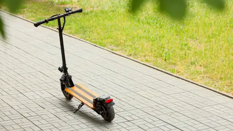 RC monopattino sicurezza e mobilità responsabile